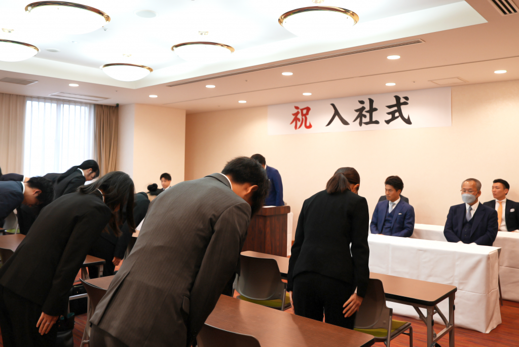 入社式 新入社員 役員